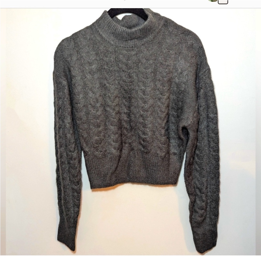 Nelly & Rose 🌹 Charcoal Grey Cable Knit Sweater -Soft ! Sz M-NWOT 🩶 - Picture 3 of 6